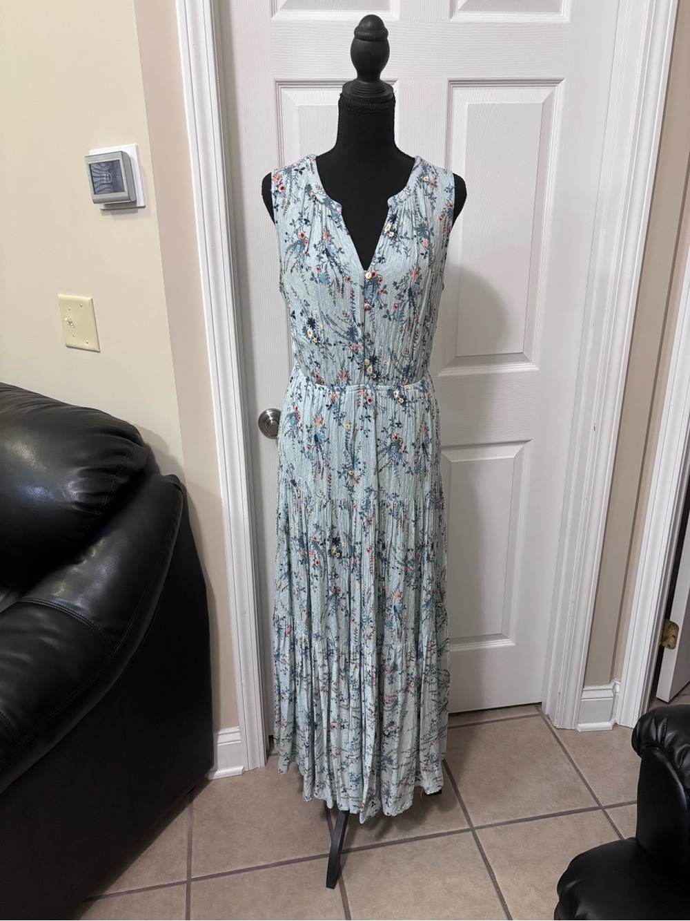 Sleeveless Light Blue Floral Pleated Maxi Dress